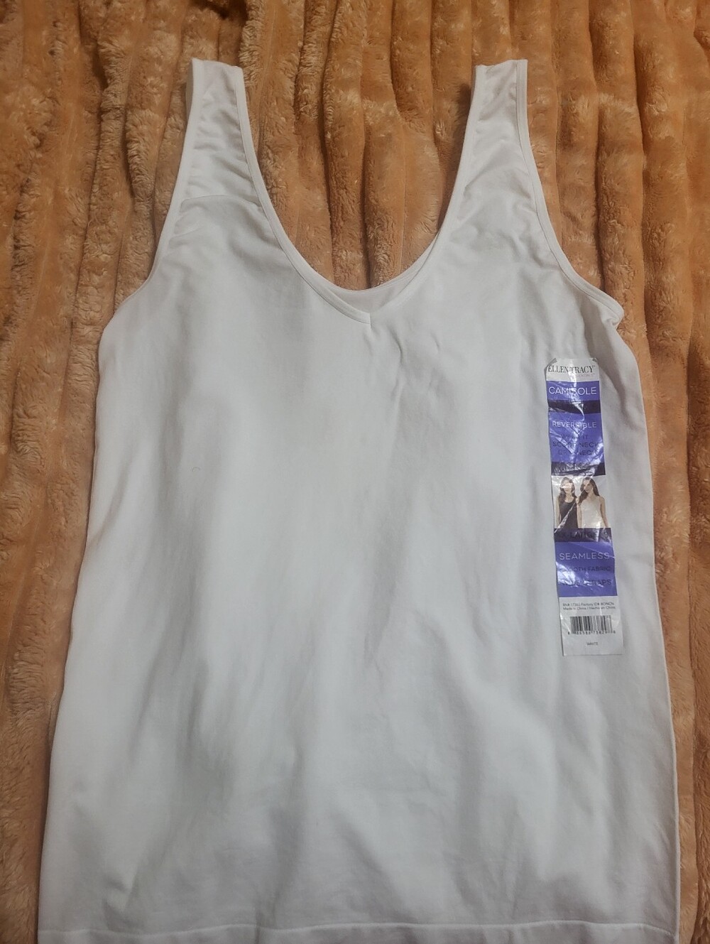 🌞 Ellen Tracy Seamless V-Neck Tank Top - Classic Comfort